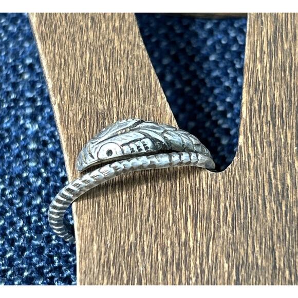Vintage Sterling Silver Wrap Around Snake Ring Size 8 - Picture 1 of 5